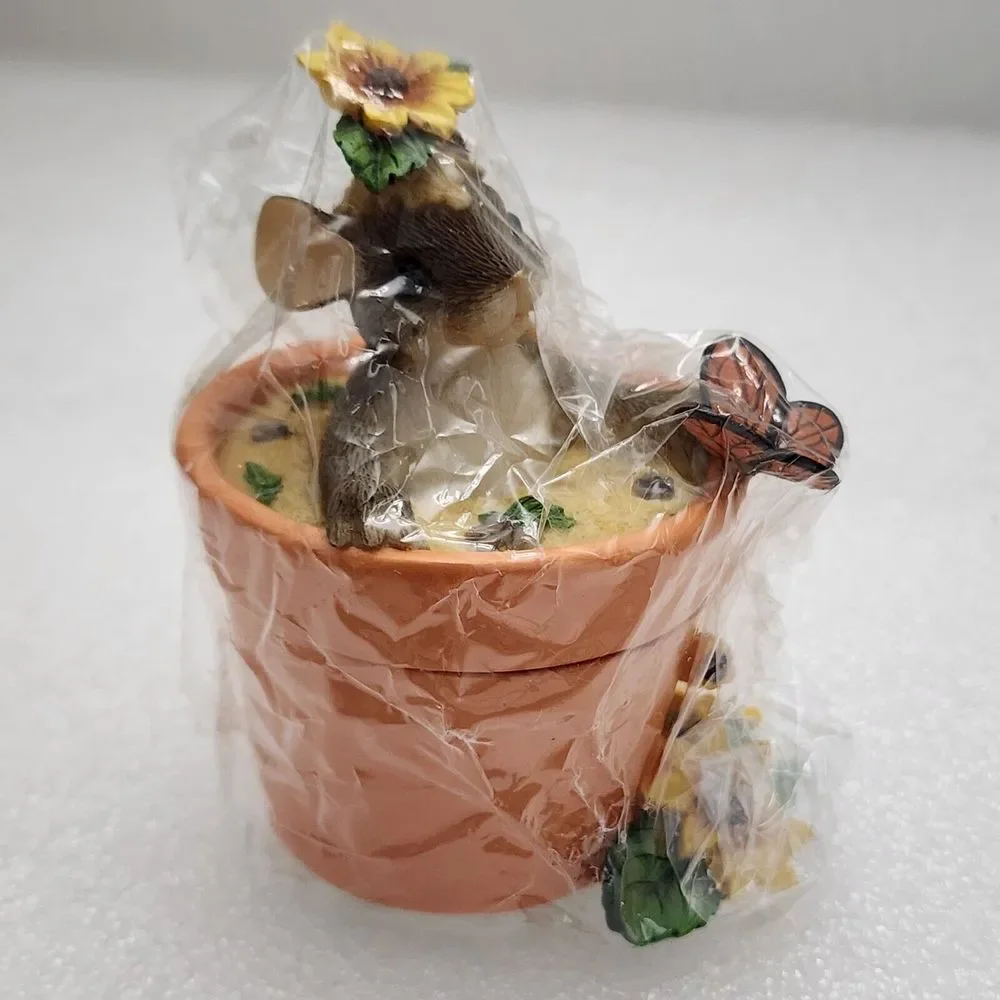 Charming Tails Fitz and‎ Floyd Flower Pot Surprise 88/112 Figurine